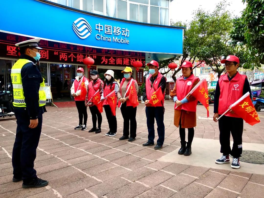 文明交通志愿服务“红”遍宁洱城区交叉路！