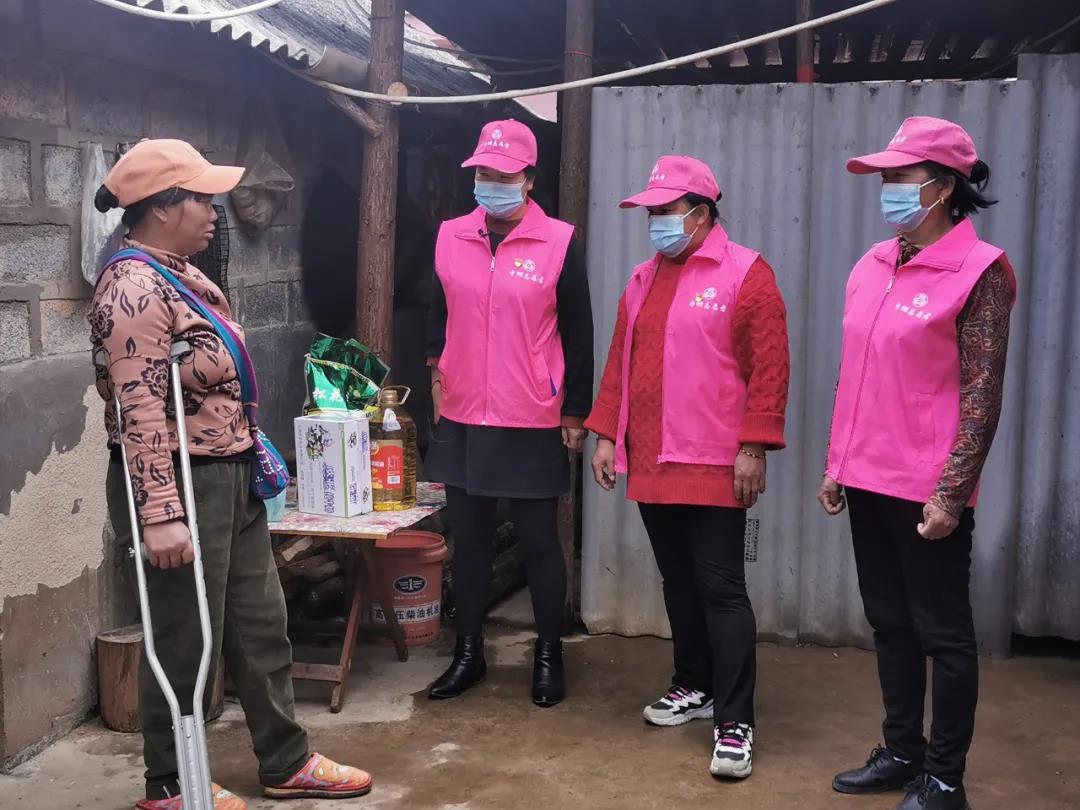 西盟：守护国门服务百姓 巾帼志愿队显担当