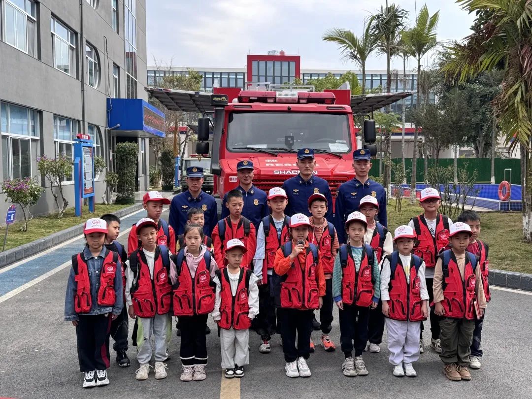 消防零距离 安全伴“童”行——普洱市“小普记”走进思茅区森林消防中队参观采访