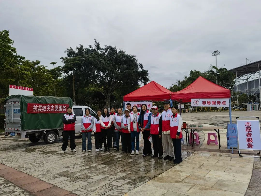 志愿者积极参与思茅区地震应急演练