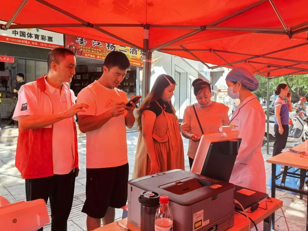 从“爱心老将”到“公益新兵”！墨江掀起无偿献血热潮
