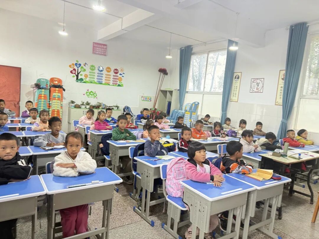 普洱市“一张课桌的陪伴”志愿服务项目倡议书